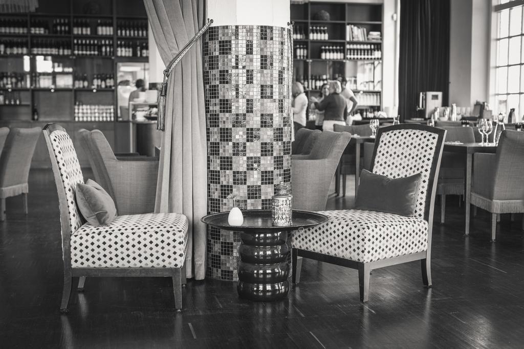 Naeaes Fabriker Hotell & Restaurang Tollered Dış mekan fotoğraf