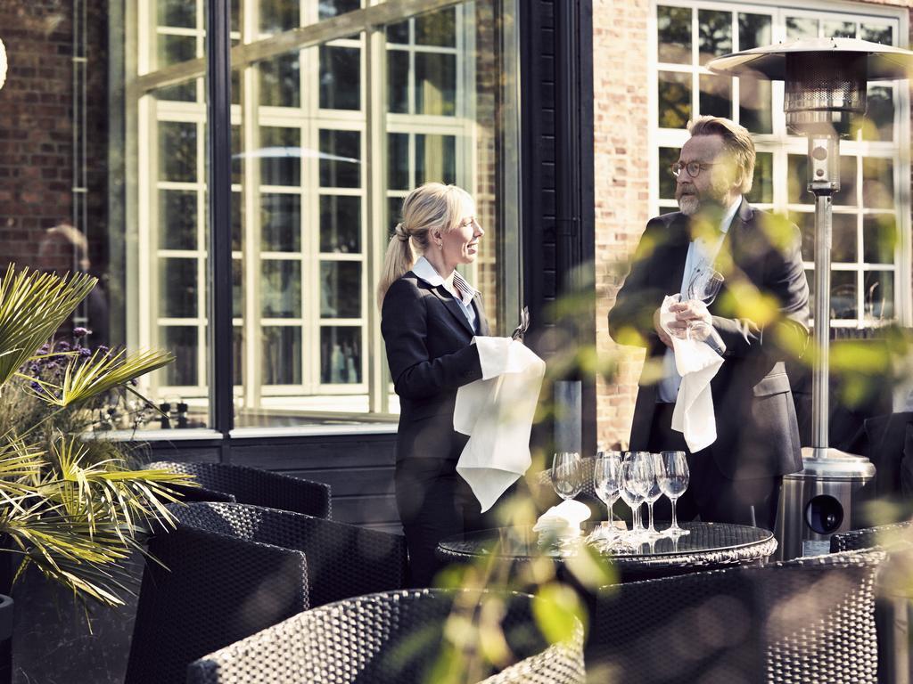 Naeaes Fabriker Hotell & Restaurang Tollered Dış mekan fotoğraf