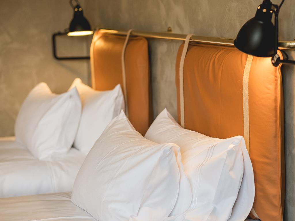 Naeaes Fabriker Hotell & Restaurang Tollered Dış mekan fotoğraf